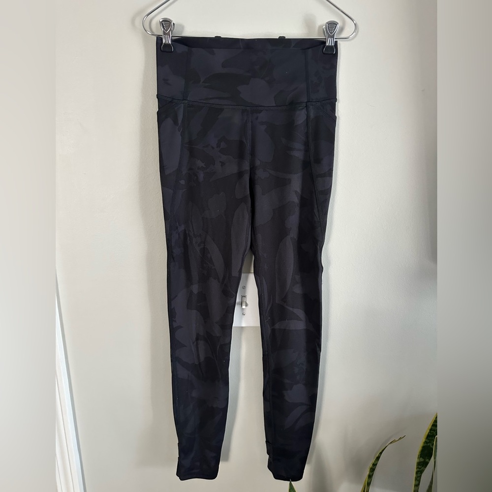 Black Floral Designed Leggings Size XS